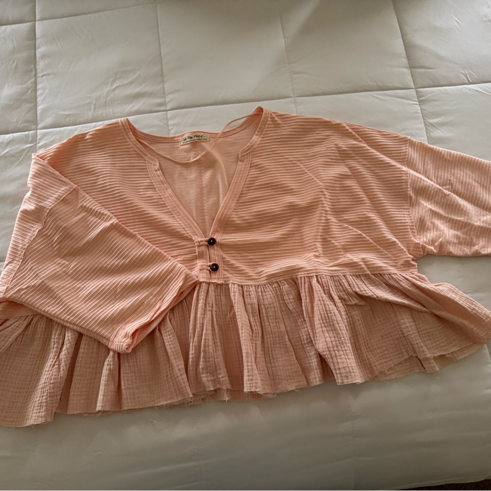 Free People Peach Buttoned Ruffle Blouse - excellent condition - sz XL